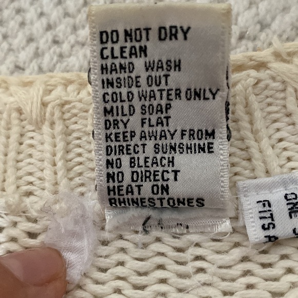 REDUCED 🪷Vtg “Gantos”knit Cardigan sweater with beads/pearls/bling - Picture 12 of 17